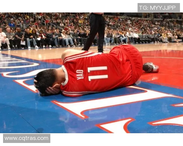 姚明在NBA赛场上的经典盖帽瞬间回顾与技术解析 姚明在NBA赛场上的经典盖帽瞬间回顾与技术解析