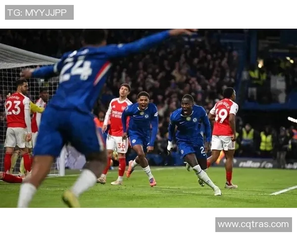 欧联杯激战：里昂6比2逆袭切尔西红牌争议引发全场热议