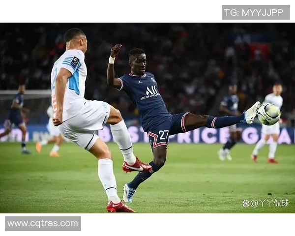 巴黎圣日耳曼大胜热刺6-2神扑瞬间成比赛焦点引发热议 巴黎圣日耳曼大胜热刺6-2神扑瞬间成比赛焦点引发热议